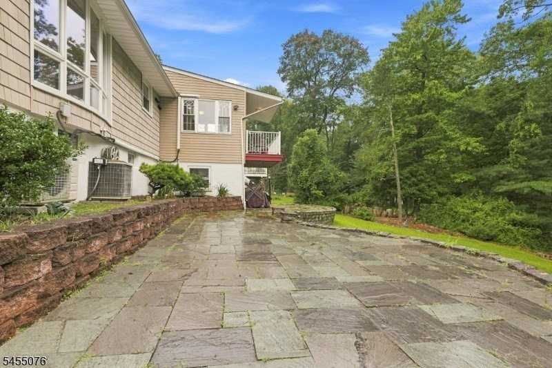 21 Aspen Rd - Photo 3 of 32