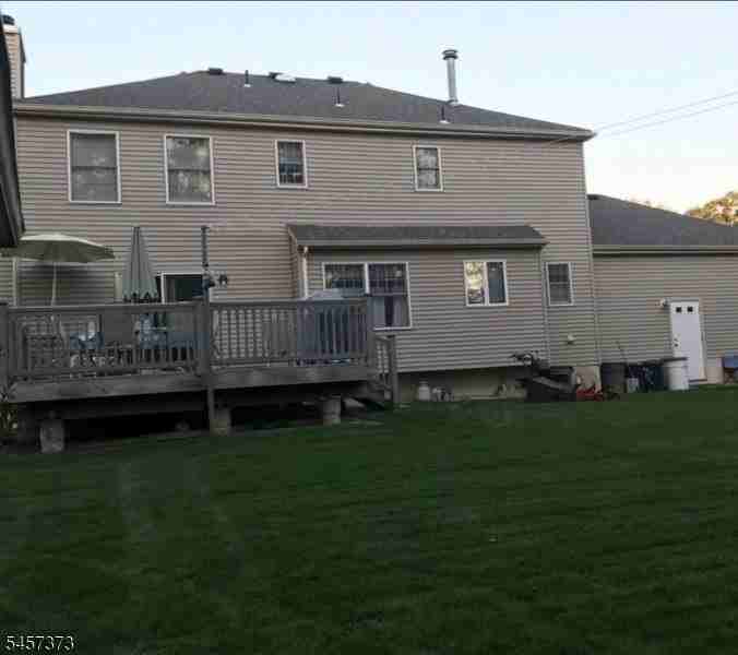 10 Lauren Ct - Photo 2 of 16