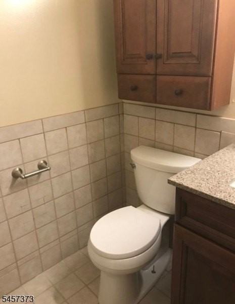 10 Lauren Ct - Photo 7 of 16