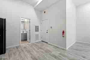 featured image of 90 Broadway #3