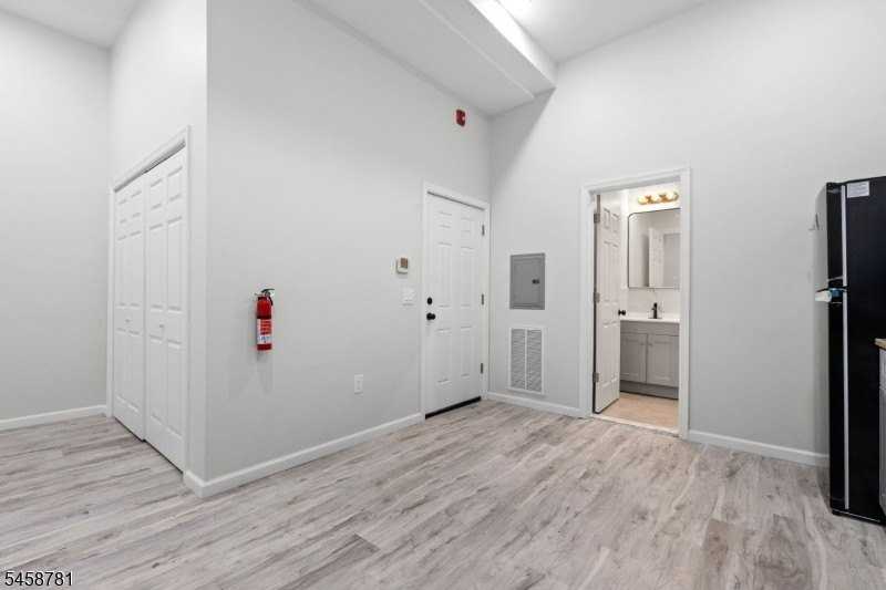 90 Broadway #1 - Photo 4 of 7