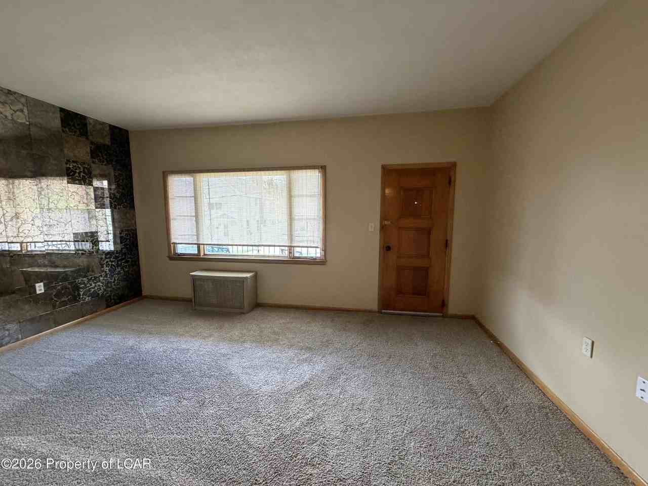 63 Nicholson St - Photo 4 of 8