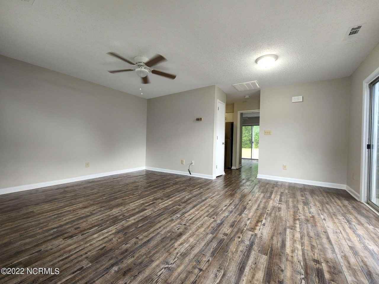 12 Portwest Townhouses #D - Photo 3 of 17