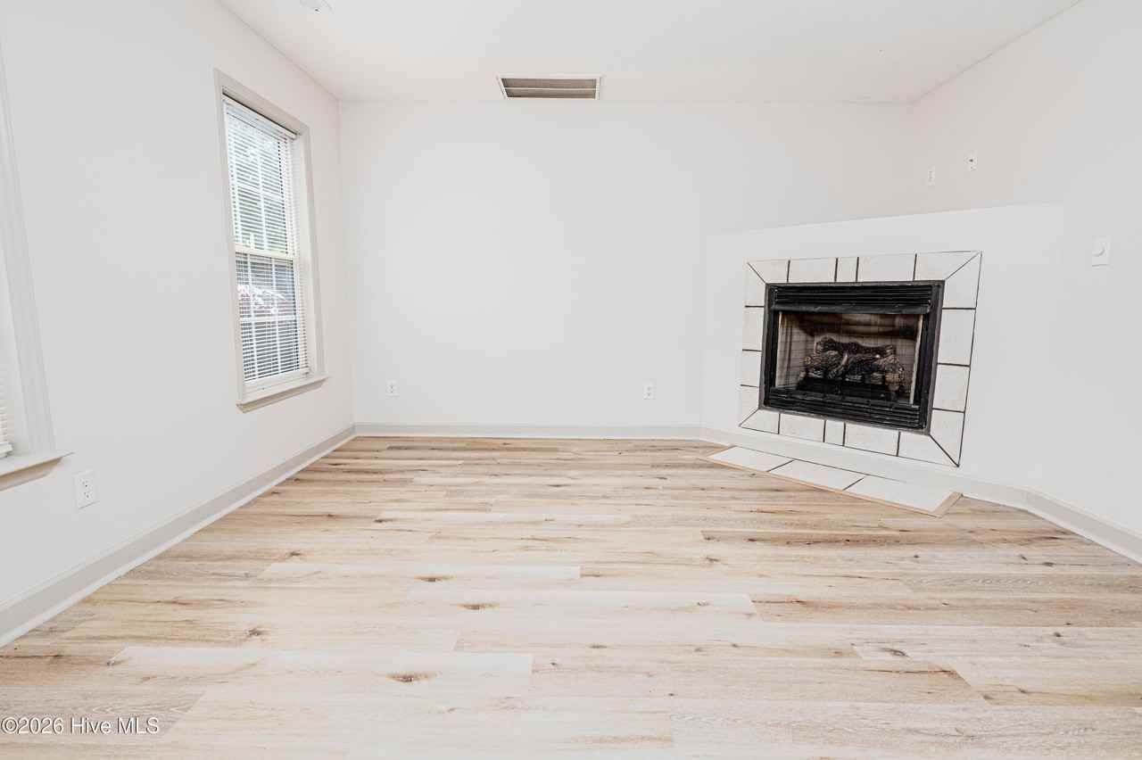 614 Walnut Dr - Photo 5 of 27