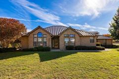 100 Braeburn Cir - Photo 1 of 1