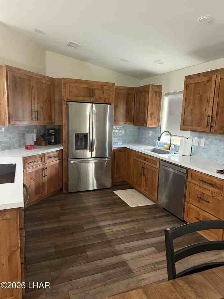 1670 Privateer Dr - Photo 2 of 4