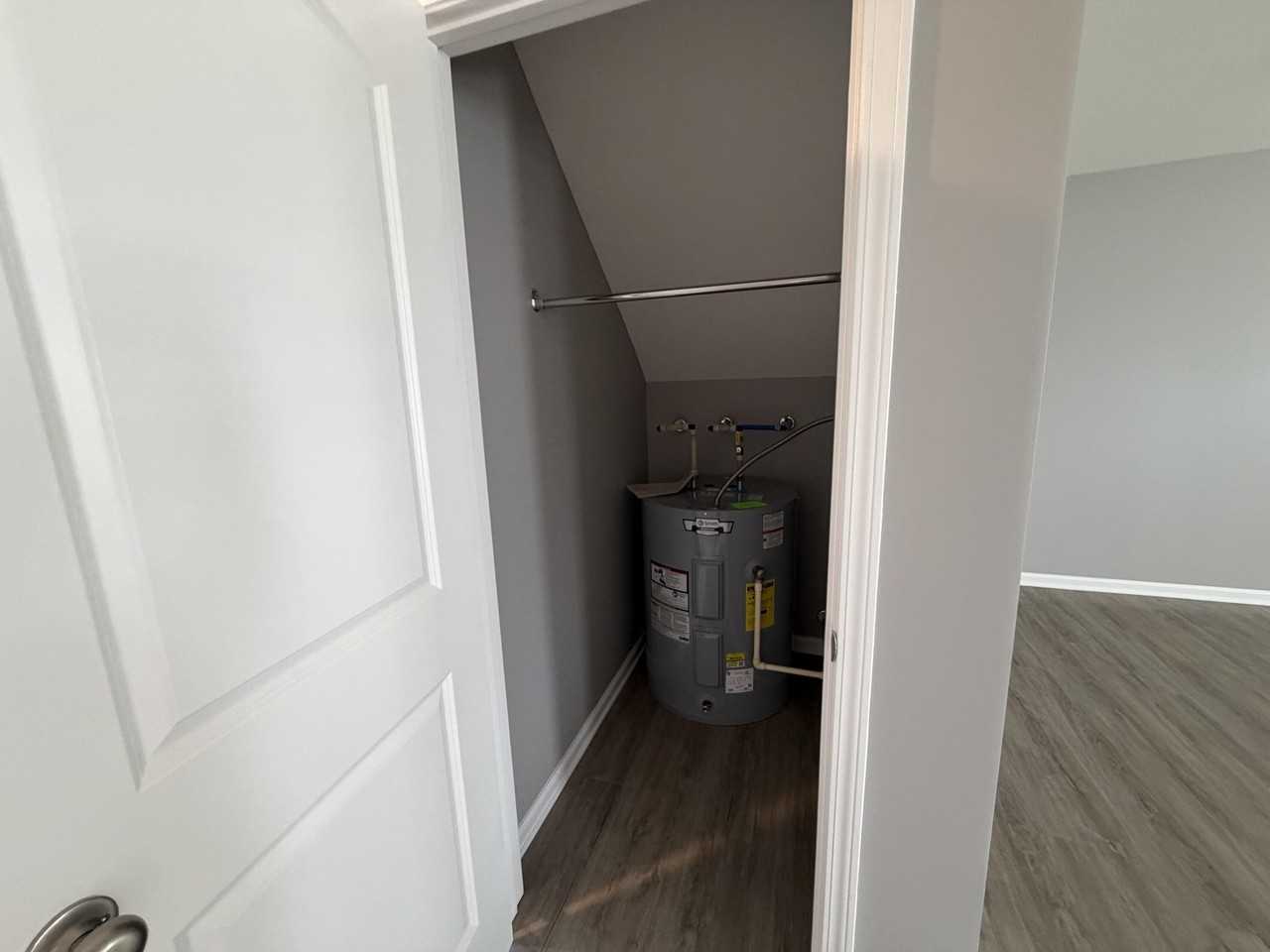 2460B Feathersound Way - Photo 7 of 50