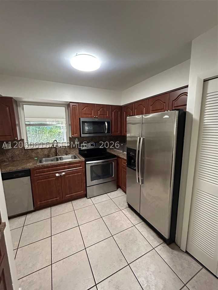 9224 Sw 4th Ter - Photo 3 of 23