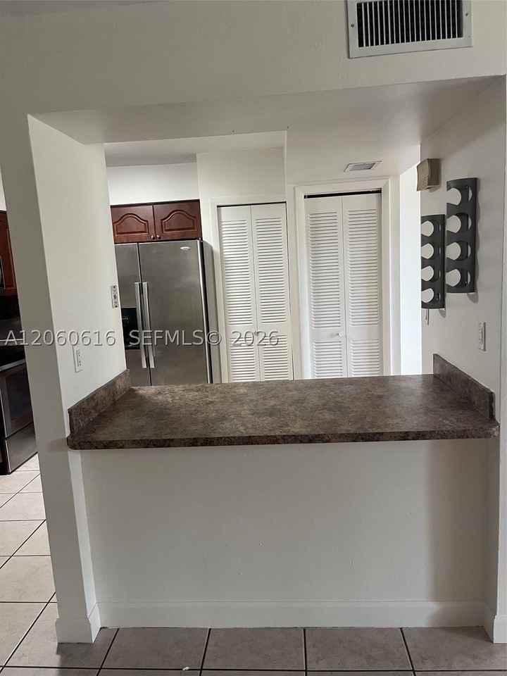 9224 Sw 4th Ter - Photo 4 of 23