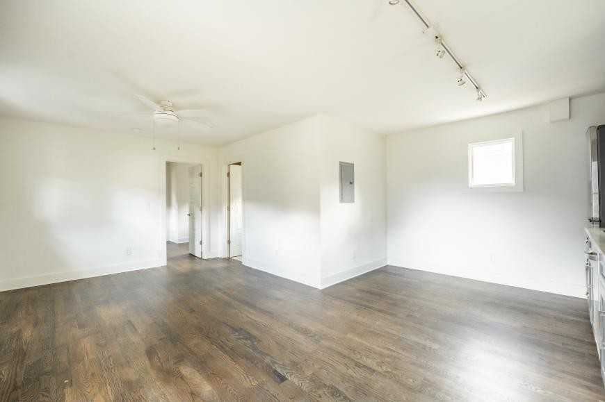 1359 La France St Ne - Photo 2 of 10