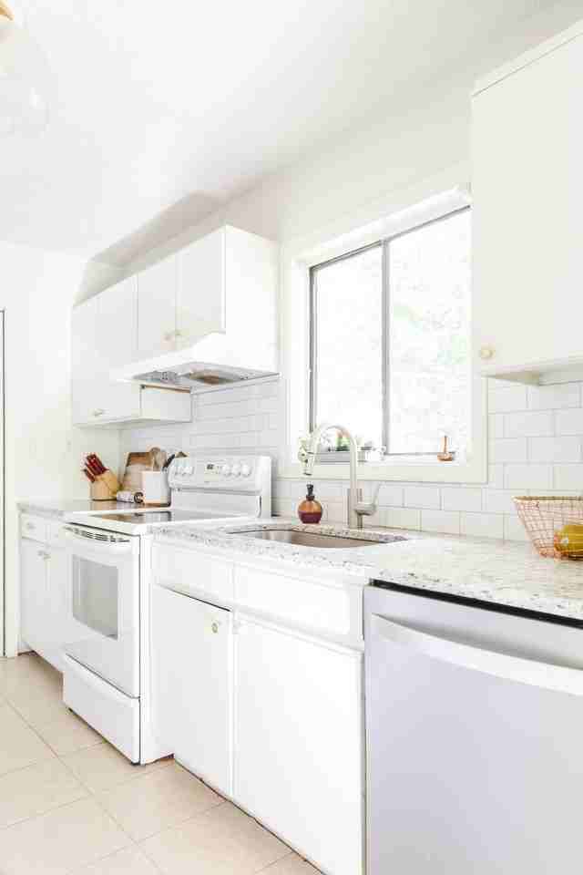 188 Howard St Ne - Photo 2 of 10