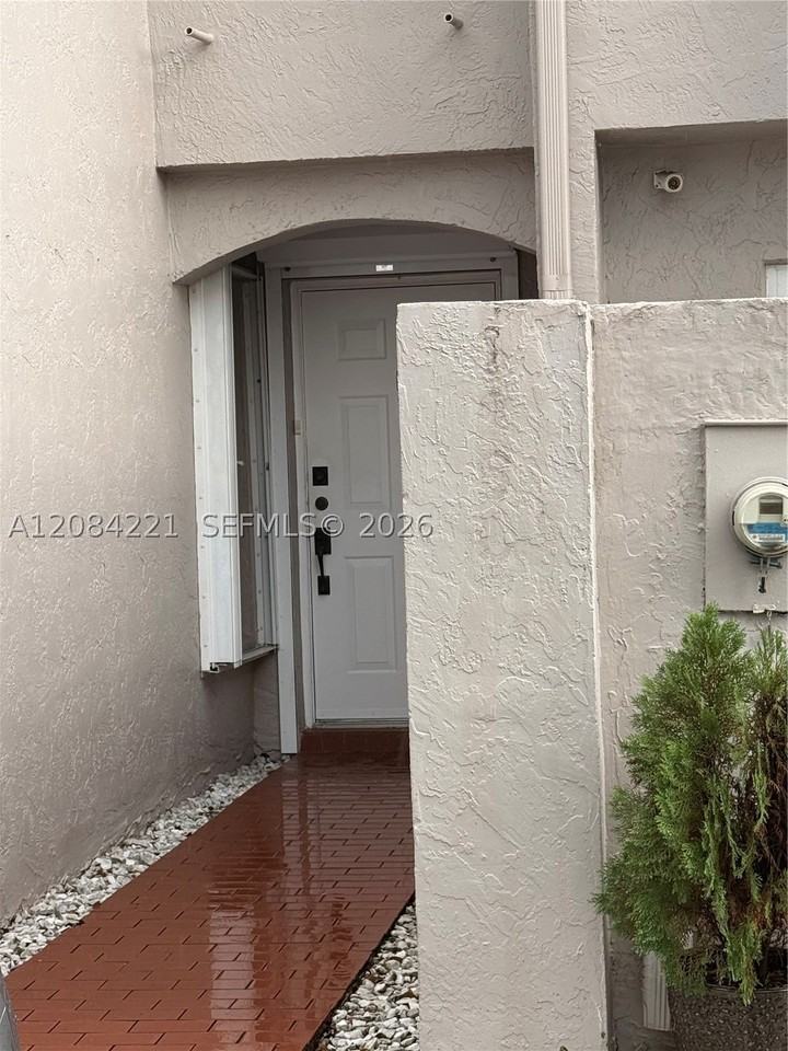 12837 Sw 65th Ter #12837 - Photo 4 of 40