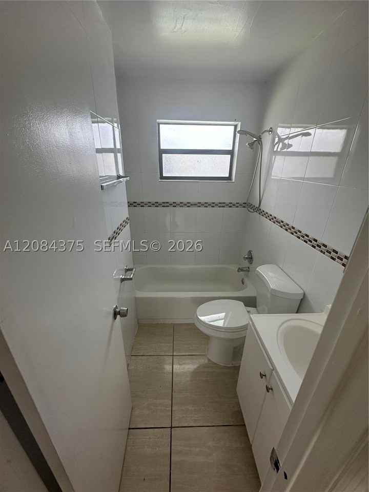 4120 Sw 19th St #2 - Photo 2 of 14