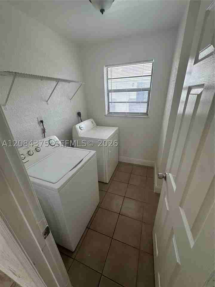 4120 Sw 19th St #2 - Photo 3 of 14