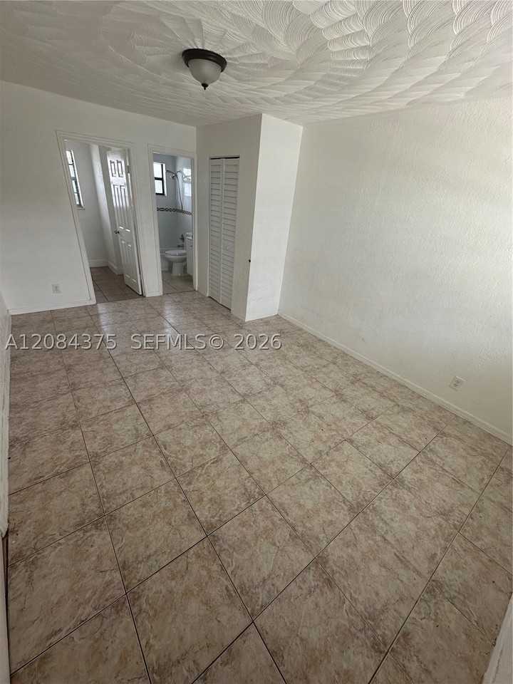 4120 Sw 19th St #2 - Photo 5 of 14