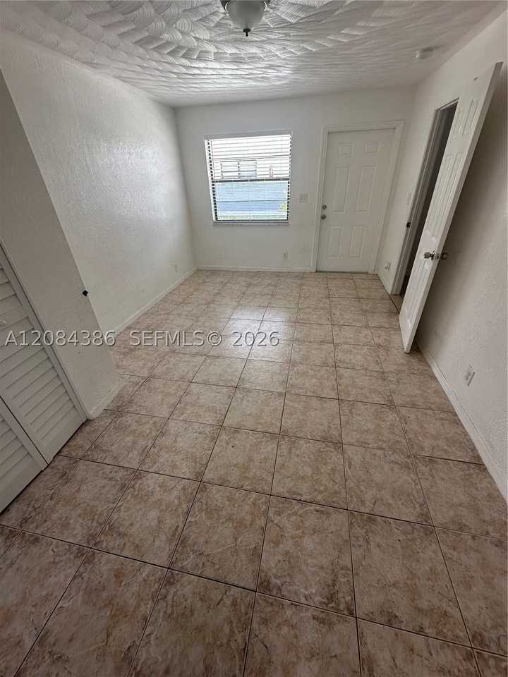 4120 Sw 19th St #1 - Photo 4 of 14