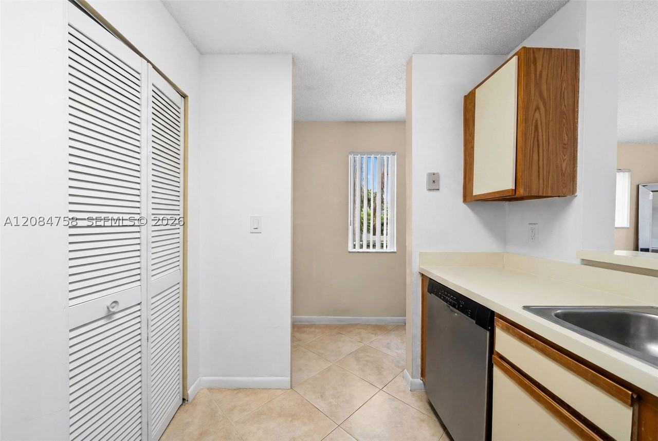 3405 Nw 44th St #205 - Photo 5 of 18