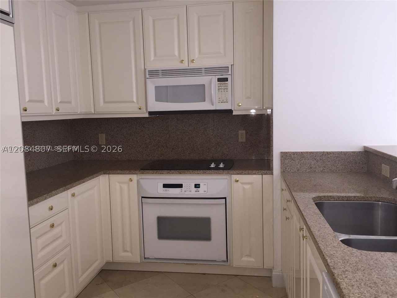 3400 Sw 27th Ave #806 - Photo 7 of 10