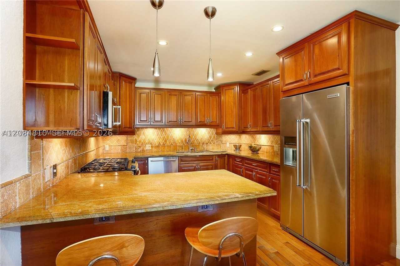 537 Zamora Ave - Photo 6 of 24