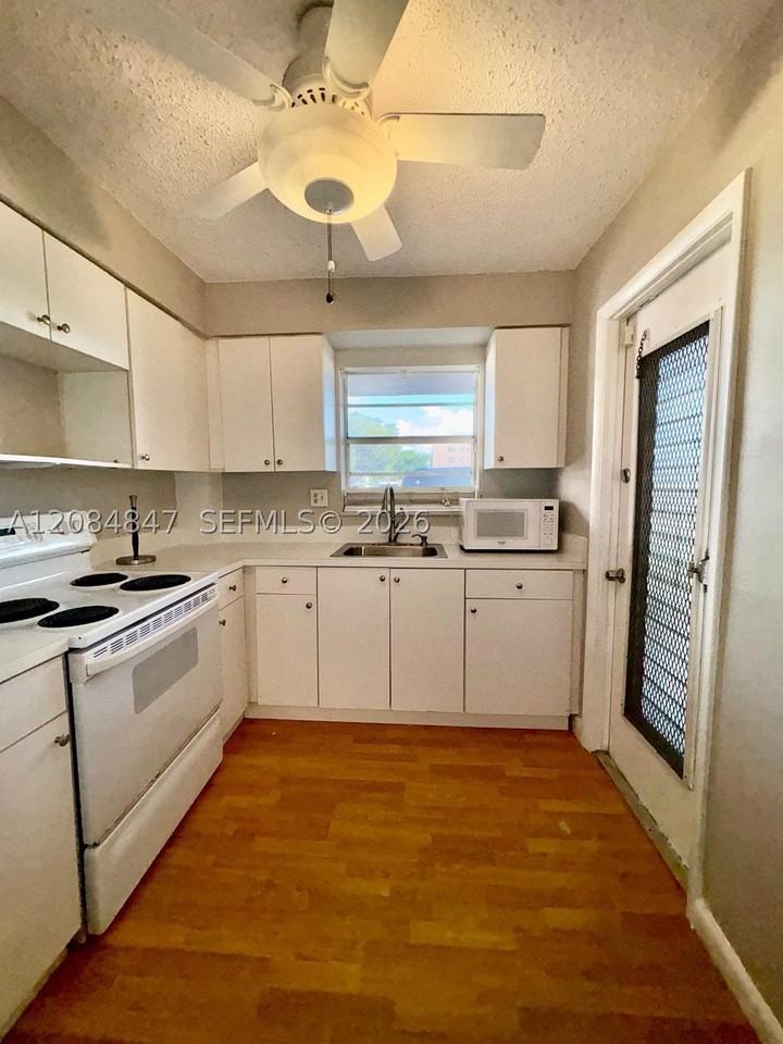1200 Tallwood Ave #102 - Photo 3 of 10
