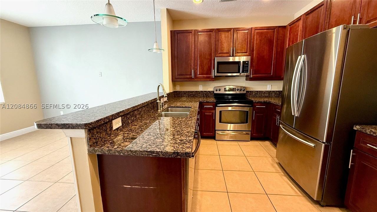 3843 Nw 5th Ter - Photo 3 of 29