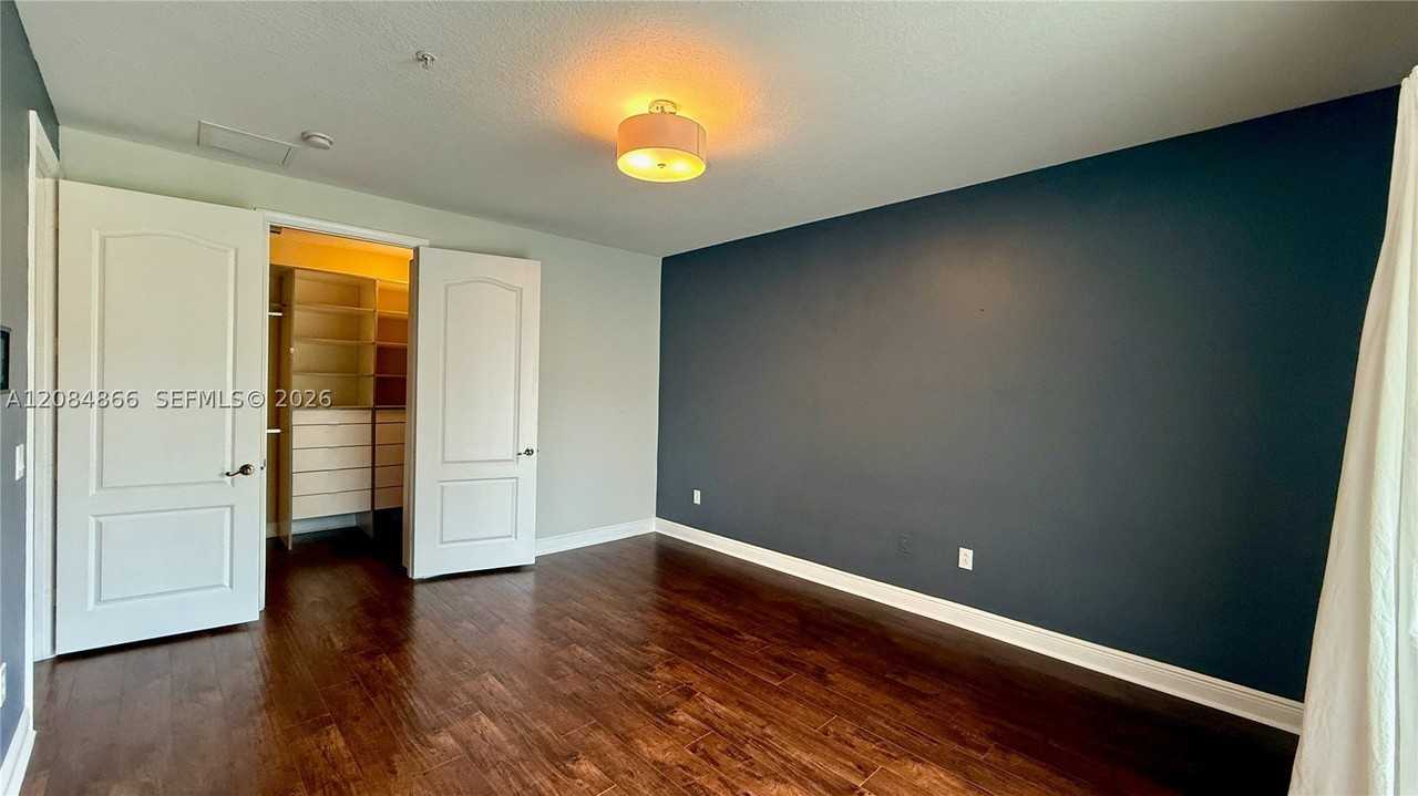 3843 Nw 5th Ter - Photo 7 of 29