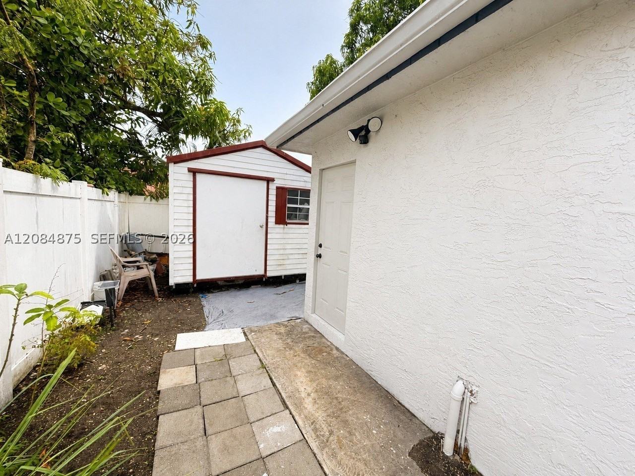 970 Sw 80th Ave #A - Photo 4 of 16