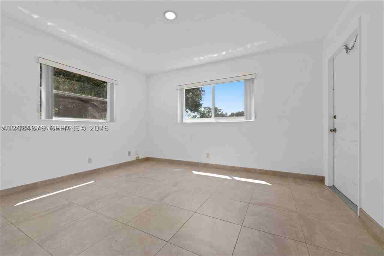 5207 Sw 91st Ave #7 - Photo 6 of 11