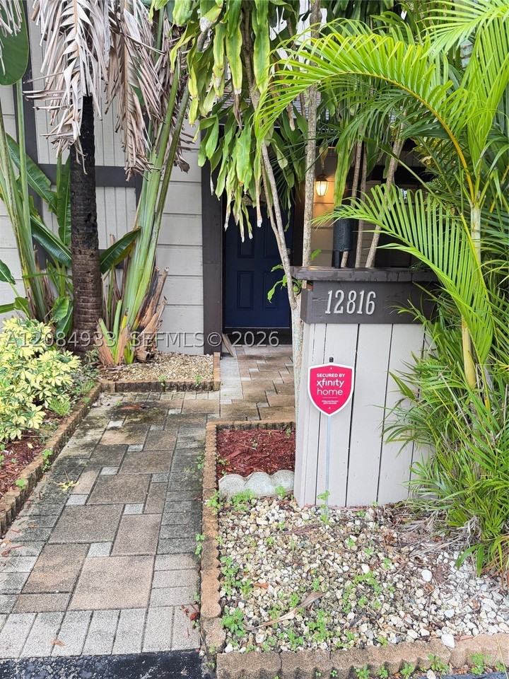 12816 Sw 91st Ct - Photo 2 of 44