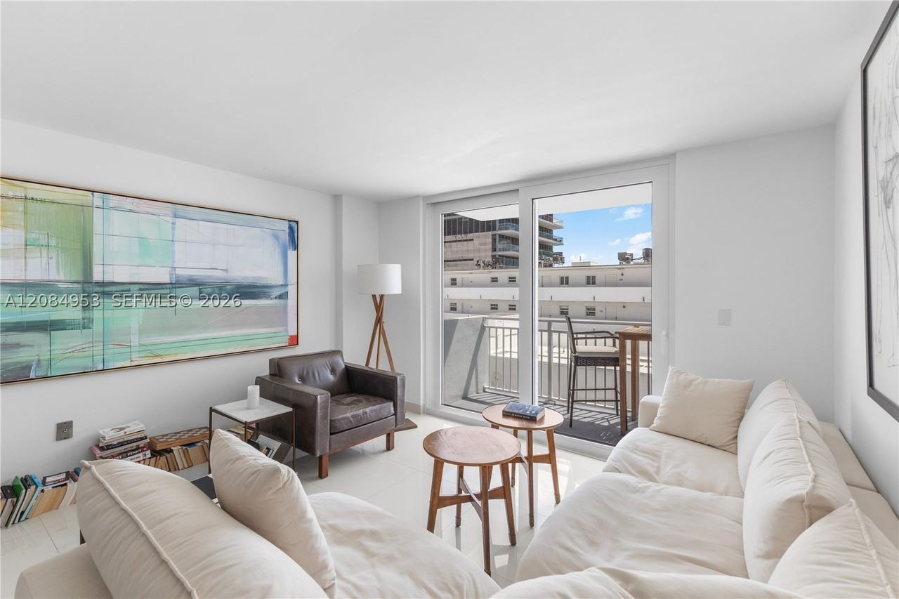 345 Ocean Dr #607