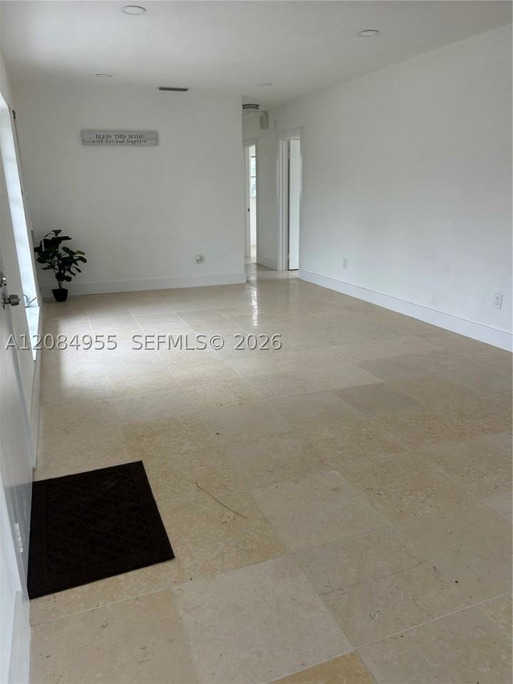 3270 Nw 196th Ln - Photo 5 of 10