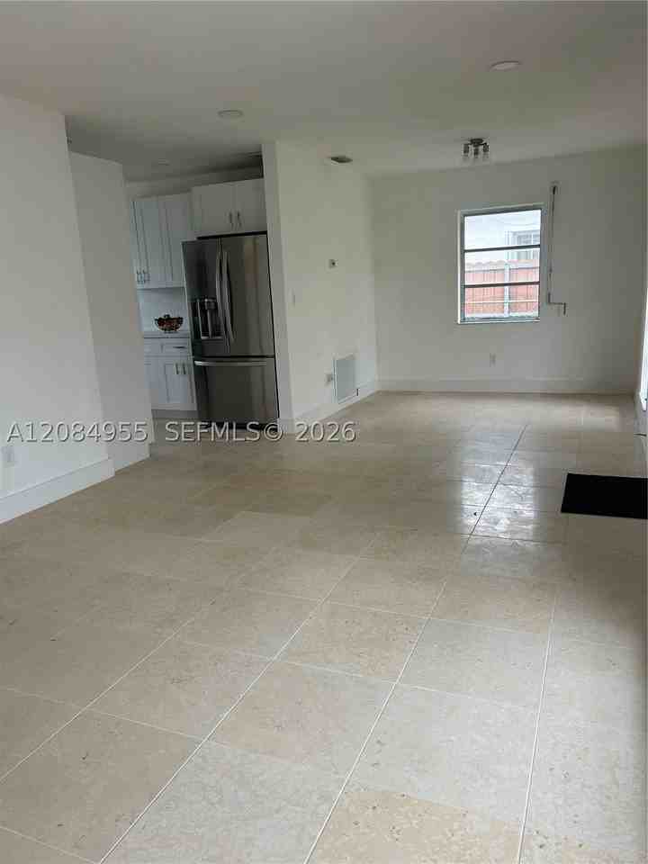 3270 Nw 196th Ln - Photo 6 of 10