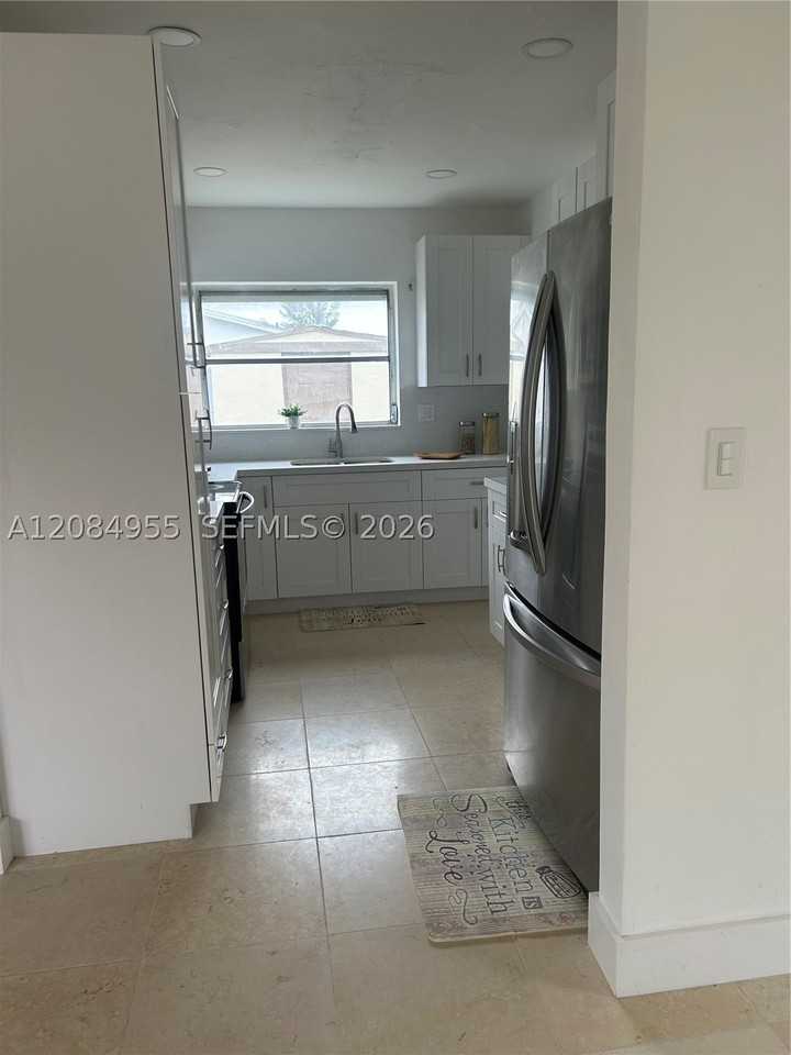 3270 Nw 196th Ln - Photo 7 of 10