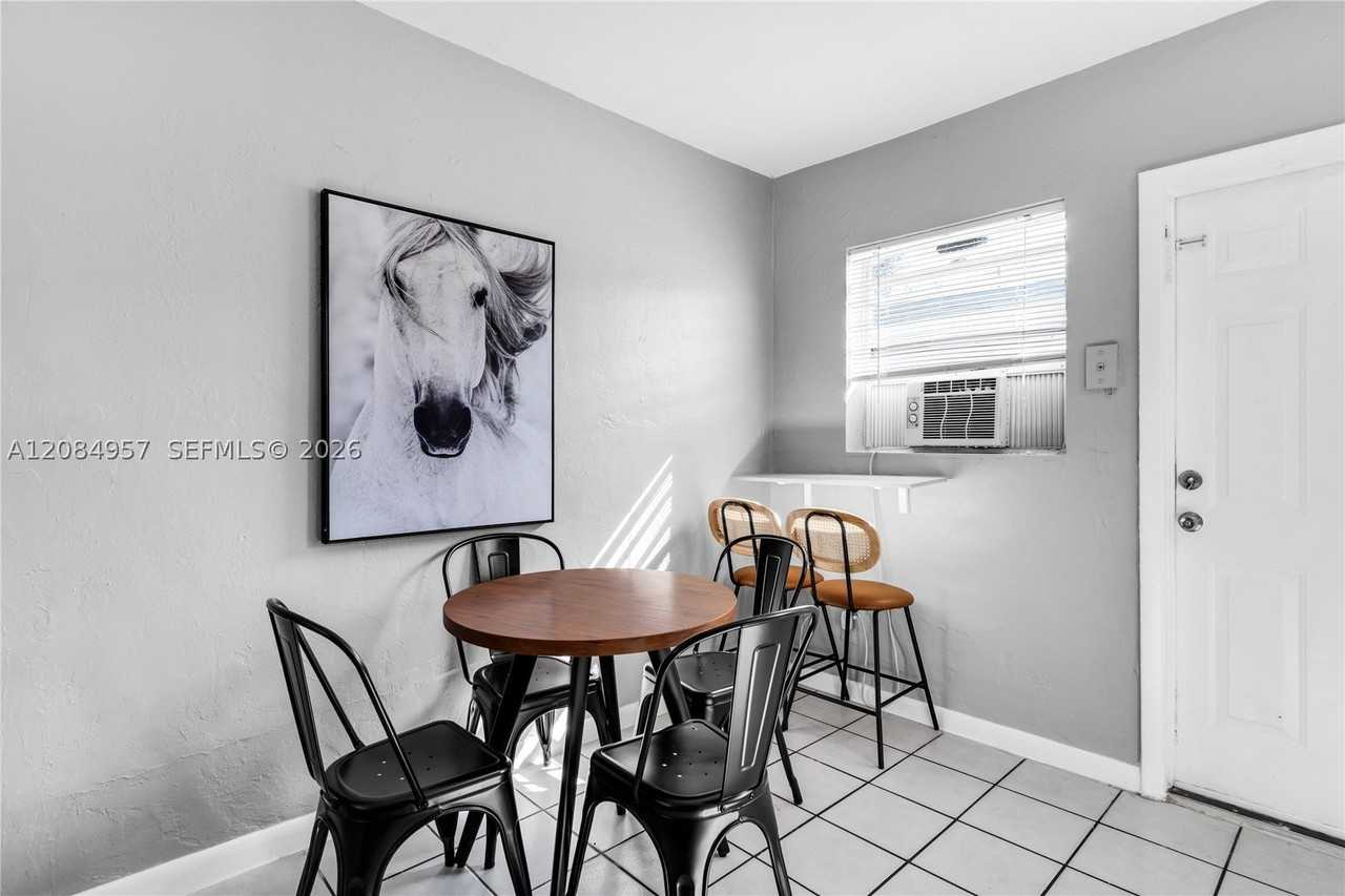 105 Sw 5th Ct #3 - Photo 5 of 16
