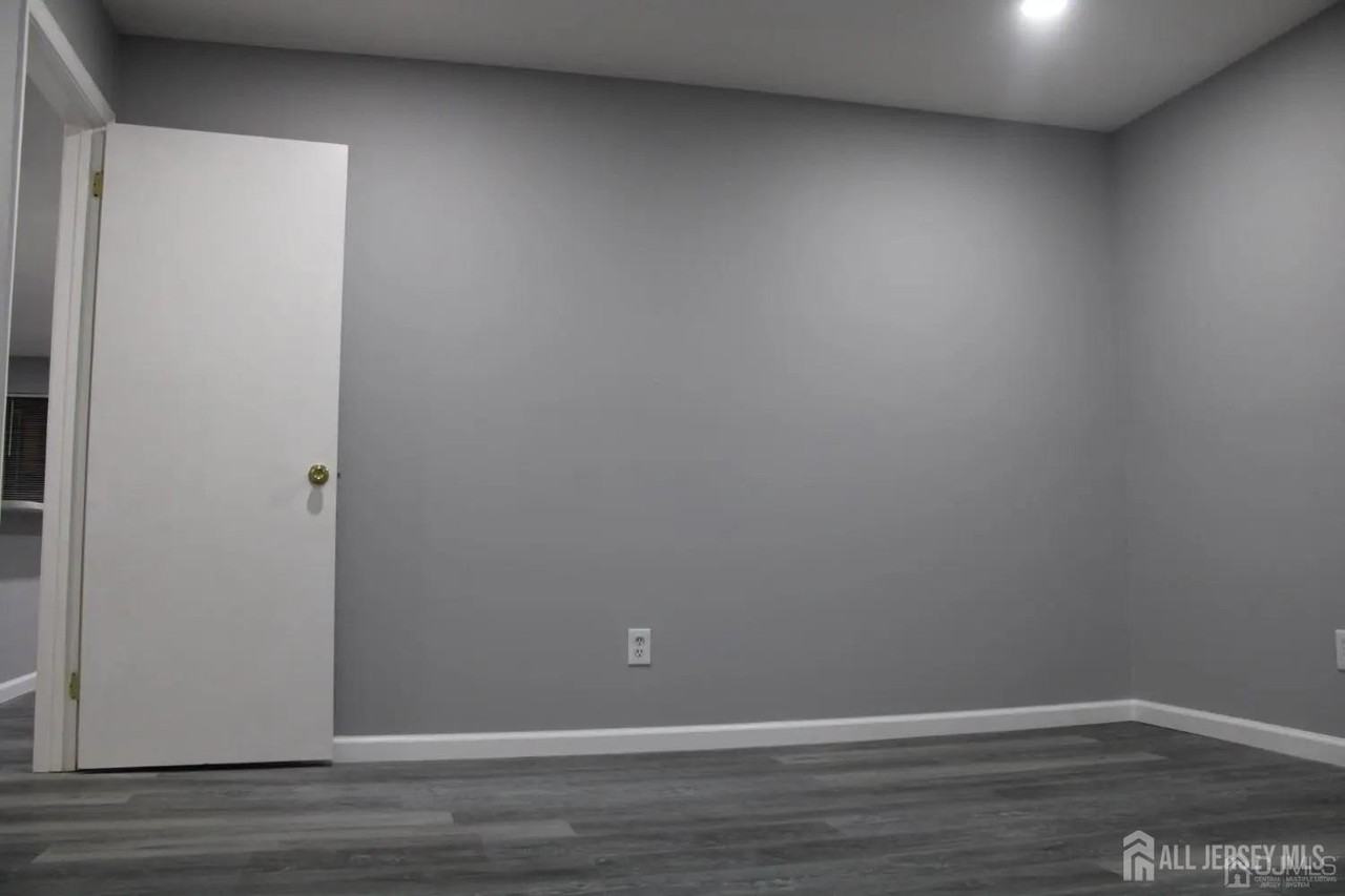 2905 Lighthouse Ln - Photo 6 of 17