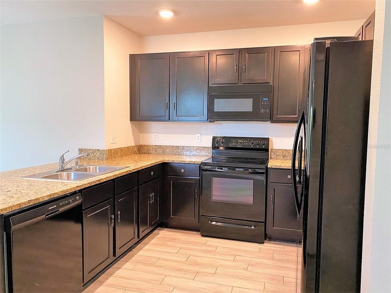 5231 San Palermo Dr - Photo 4 of 18