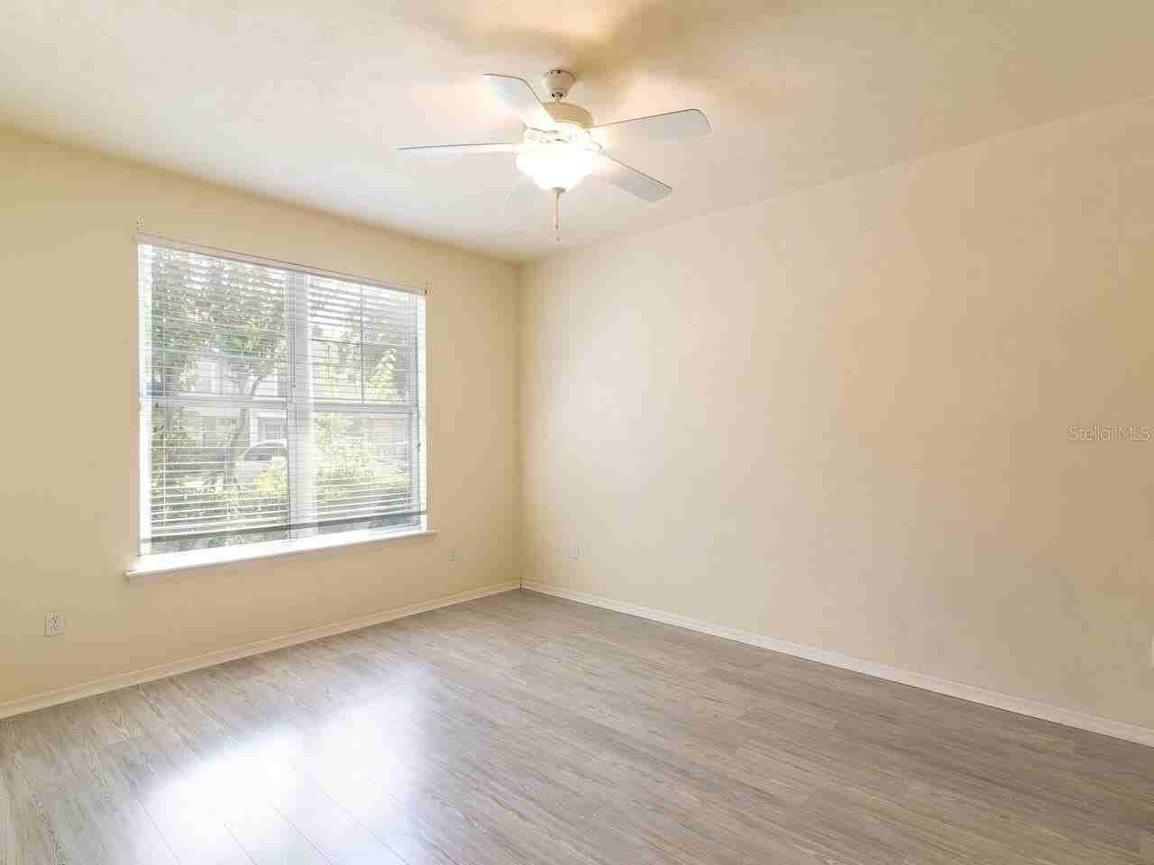 1565 Nw 29th Rd #4 - Photo 5 of 27