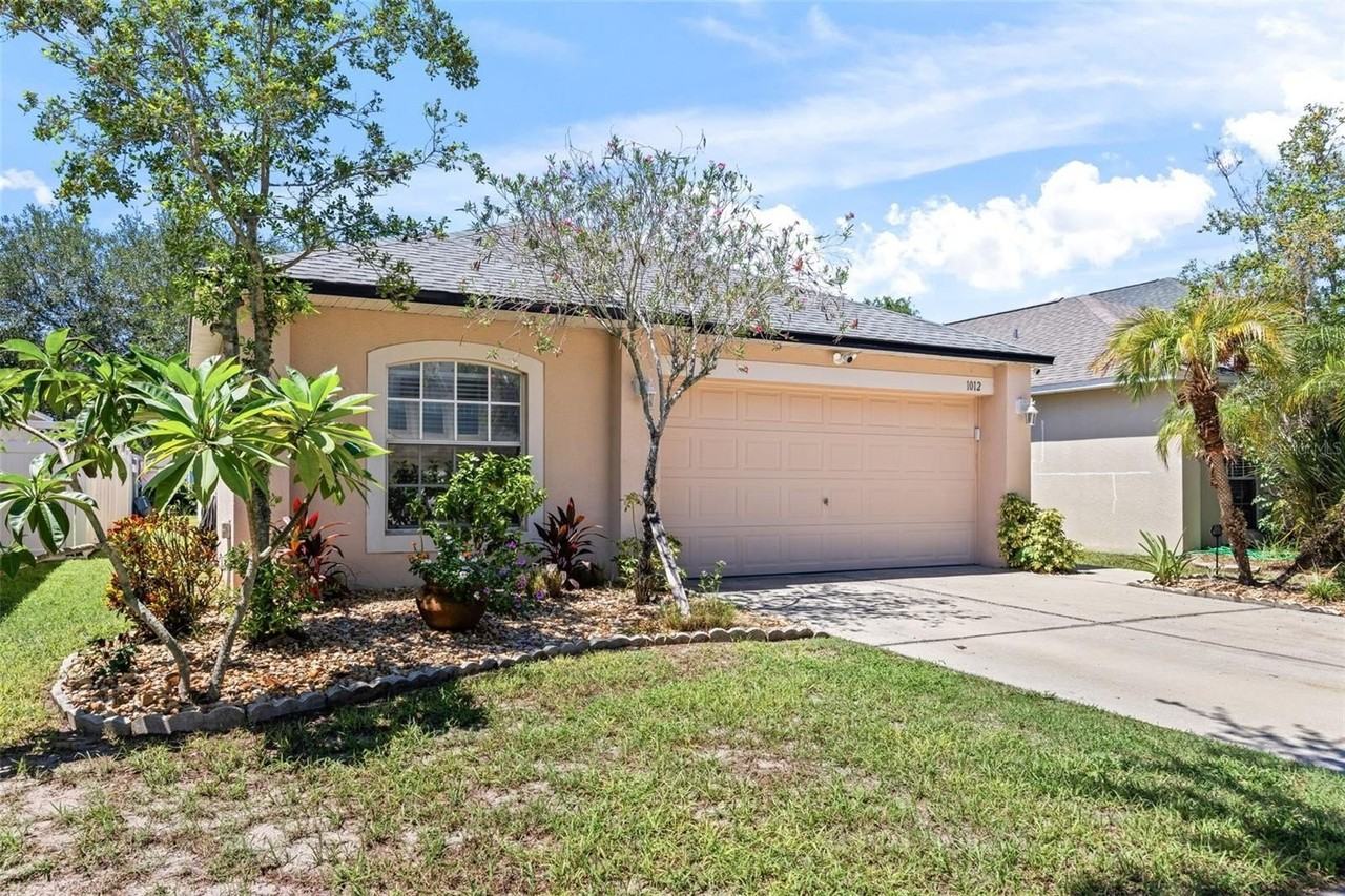 1012 Brenton Leaf Dr - Photo 2 of 34