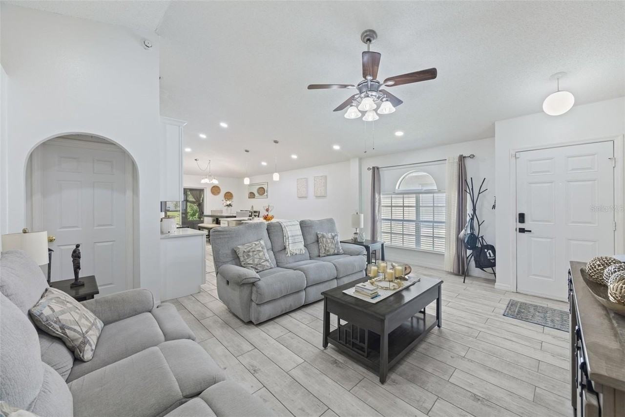 1012 Brenton Leaf Dr - Photo 6 of 34