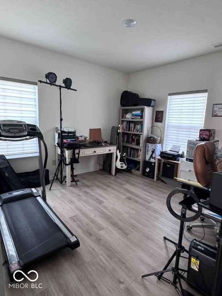 17706 Arryne Dr E - Photo 6 of 24