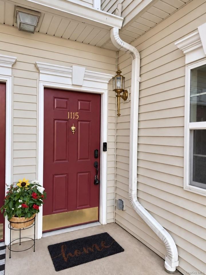 1115 Balsam Dr - Photo 2 of 32