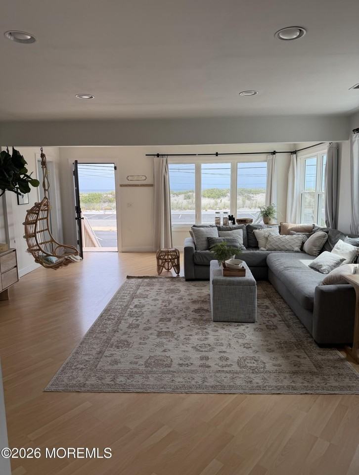 1105 N Ocean Ave #B3 - Photo 5 of 21