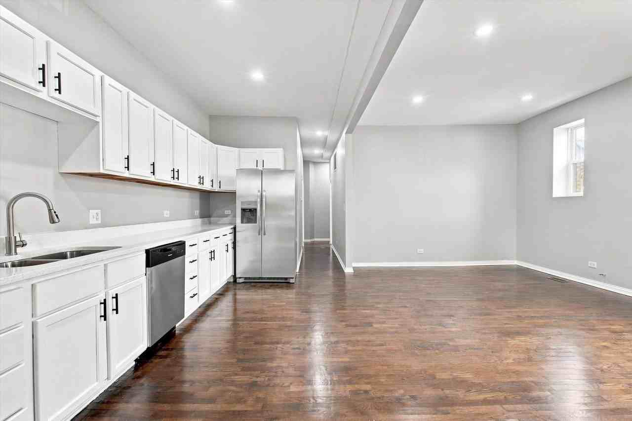 6401 S Maryland Ave #1 - Photo 3 of 21