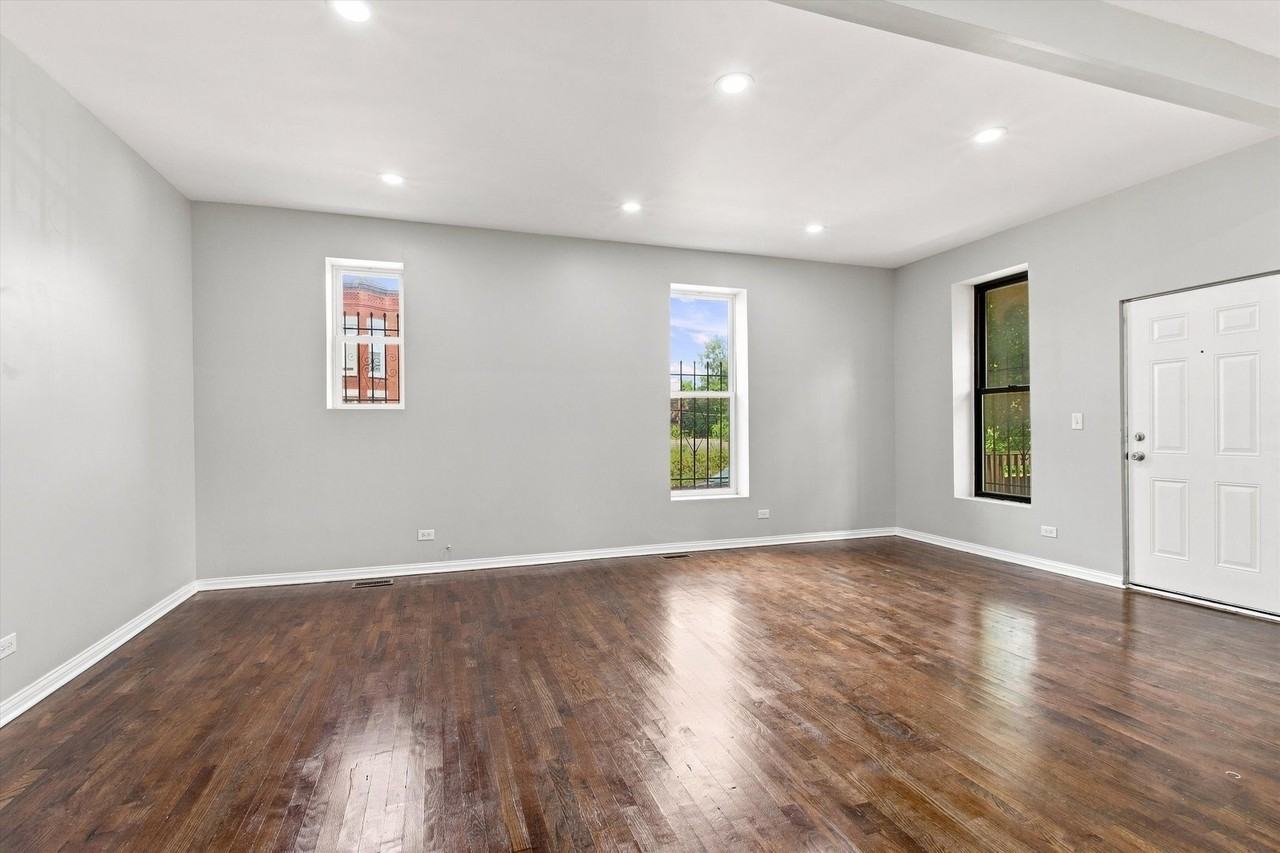 6401 S Maryland Ave #1 - Photo 4 of 21