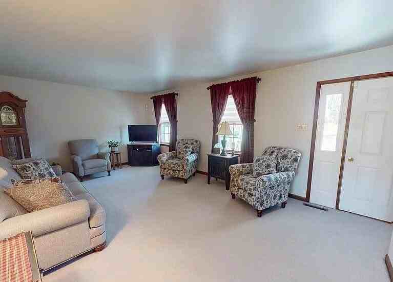 2208 Autumn Wood Dr - Photo 2 of 9