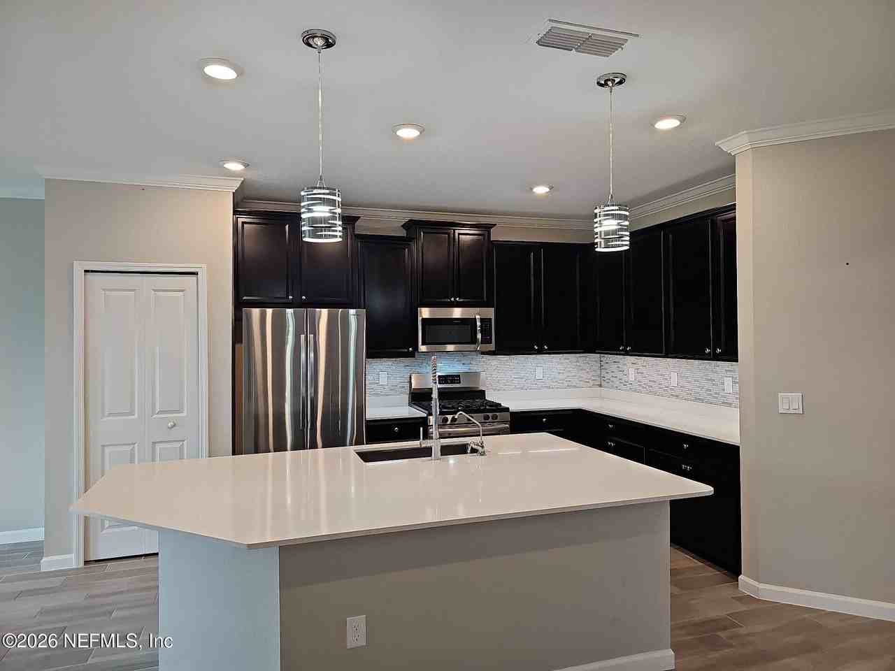 3918 Pickering Ct - Photo 3 of 16