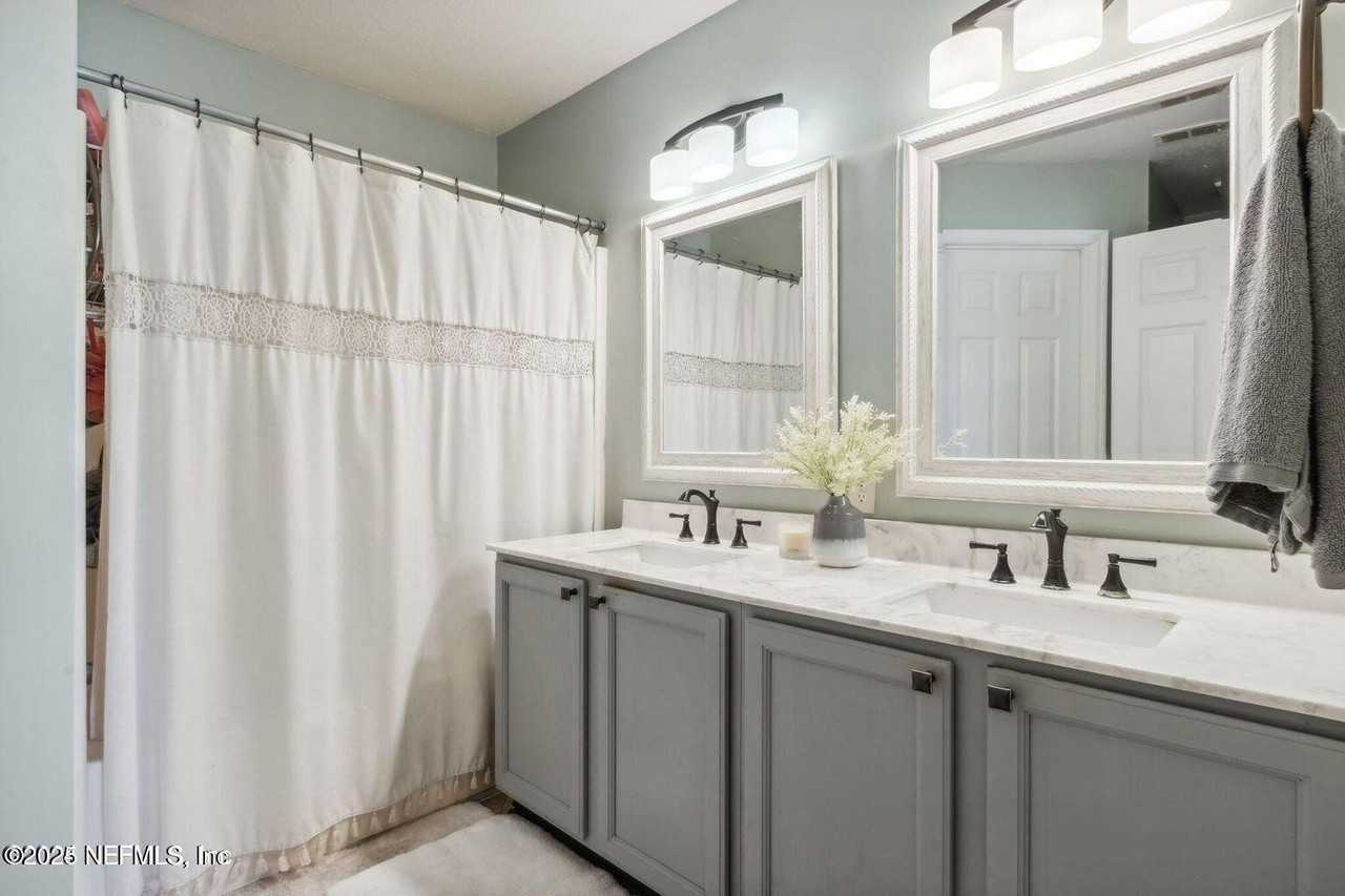 11546 Twin Oaks Trl - Photo 5 of 12