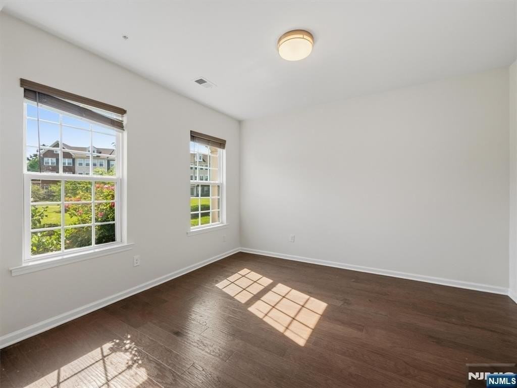 18 Litchfield Ln - Photo 6 of 50