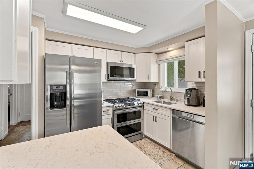 42 7th Ave #1 - Photo 5 of 27