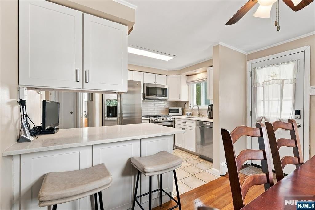 42 7th Ave #1 - Photo 7 of 27